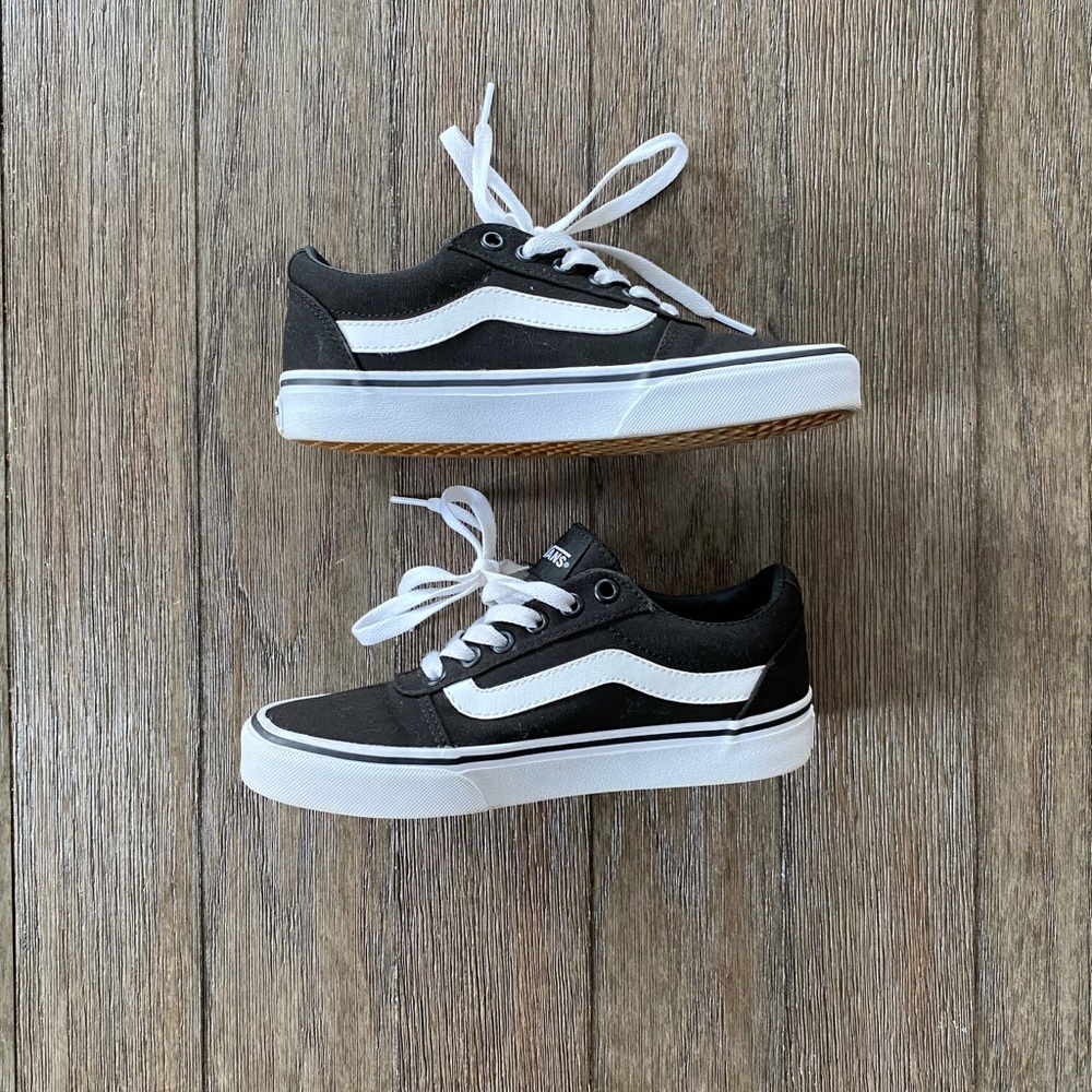 Womens Vans - Picture 3 of 9